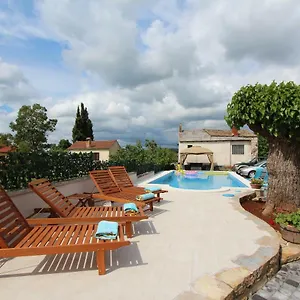 Midea 2 Rovinj